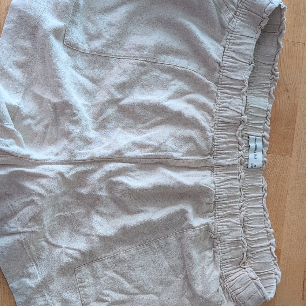 Abercrombie & Fitch High Waist Cream Shorts